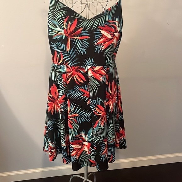Haute Fox size 1X Tropical Flower Flare Dress - Picture 3 of 8